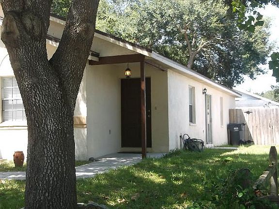 3rd image of 13611 Laraway Dr