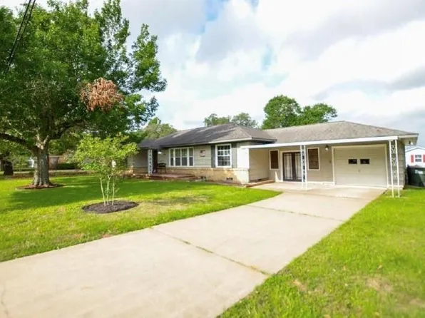 1116 N Meyer St, Sealy, TX 77474