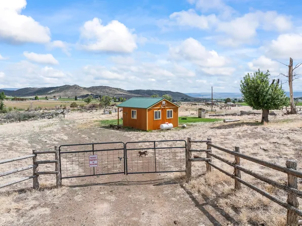 1054 E Jakes Place Rd, Fremont, UT 84747