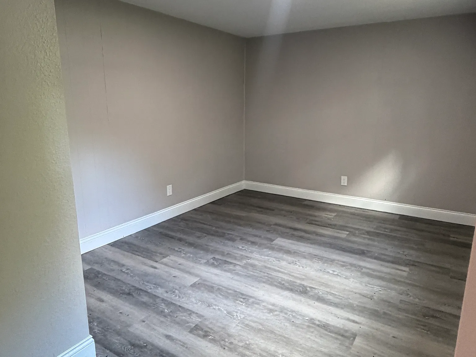 2 bed, $1,300 — Photo 1