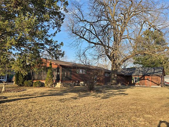 5th image of 218 Wisconsin Avenue