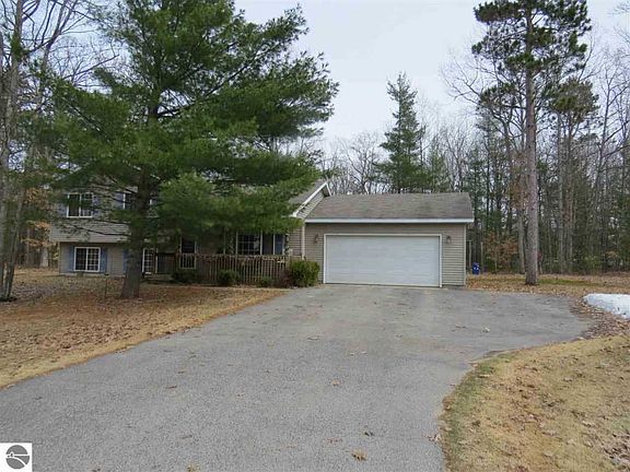 2nd image of 1545 Green Oak Dr