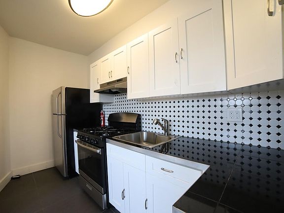 2nd image of 223 Monticello Ave #3