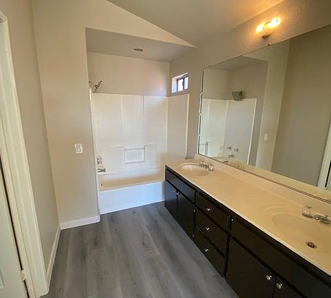 3rd image of 1225 Nashville Ct