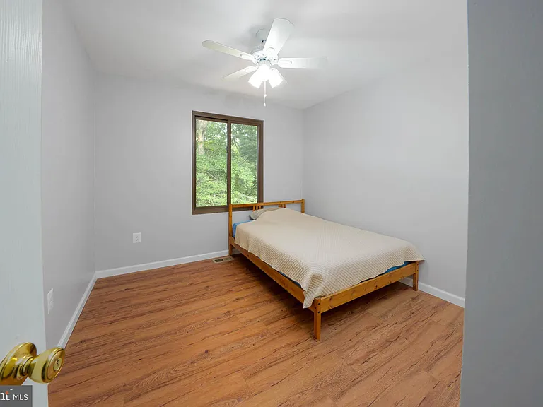 1025 Commanders Way N — Photo 22