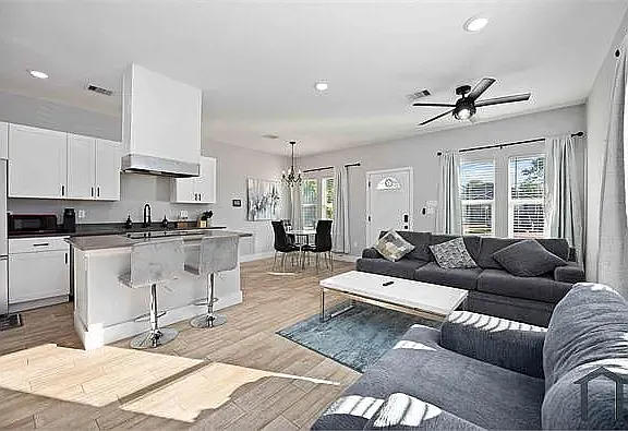 4518 Newberry St #B — Photo 7
