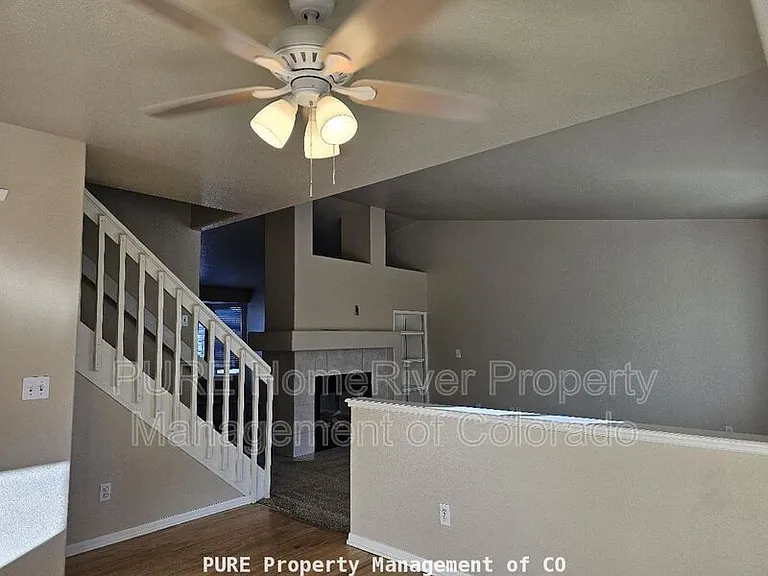 9394 Cove Creek Dr — Photo 4