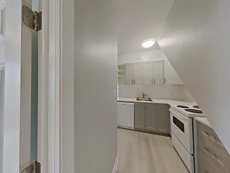 92 Marlborough Ave #3 — Photo 3