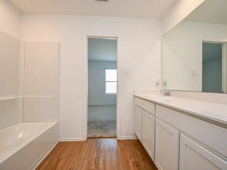 1460 Twilight Green Dr — Photo 13