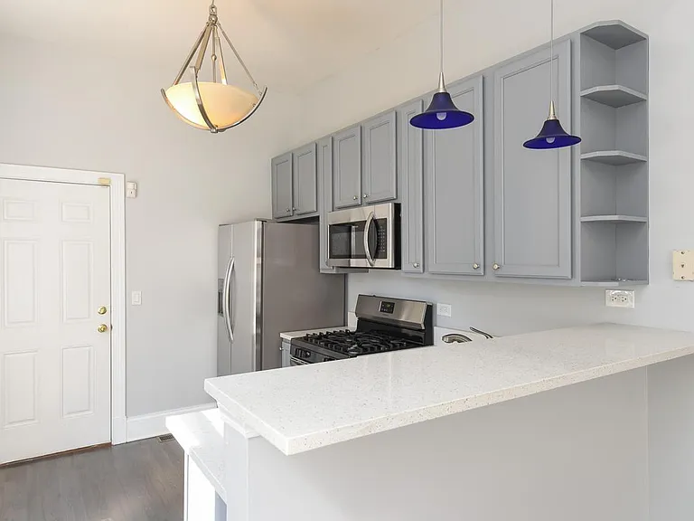 1713 W Julian St #1R — Photo 9