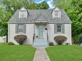 11 Pine St, Hackensack City, NJ 07601