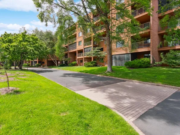 3300 Louisiana Ave S APT 218, Saint Louis Park, MN 55426