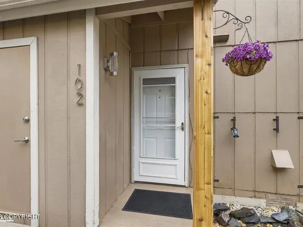7641 Lumbis Ave APT 102, Anchorage, AK 99518