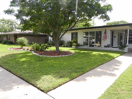 1st image of 426 University Dr