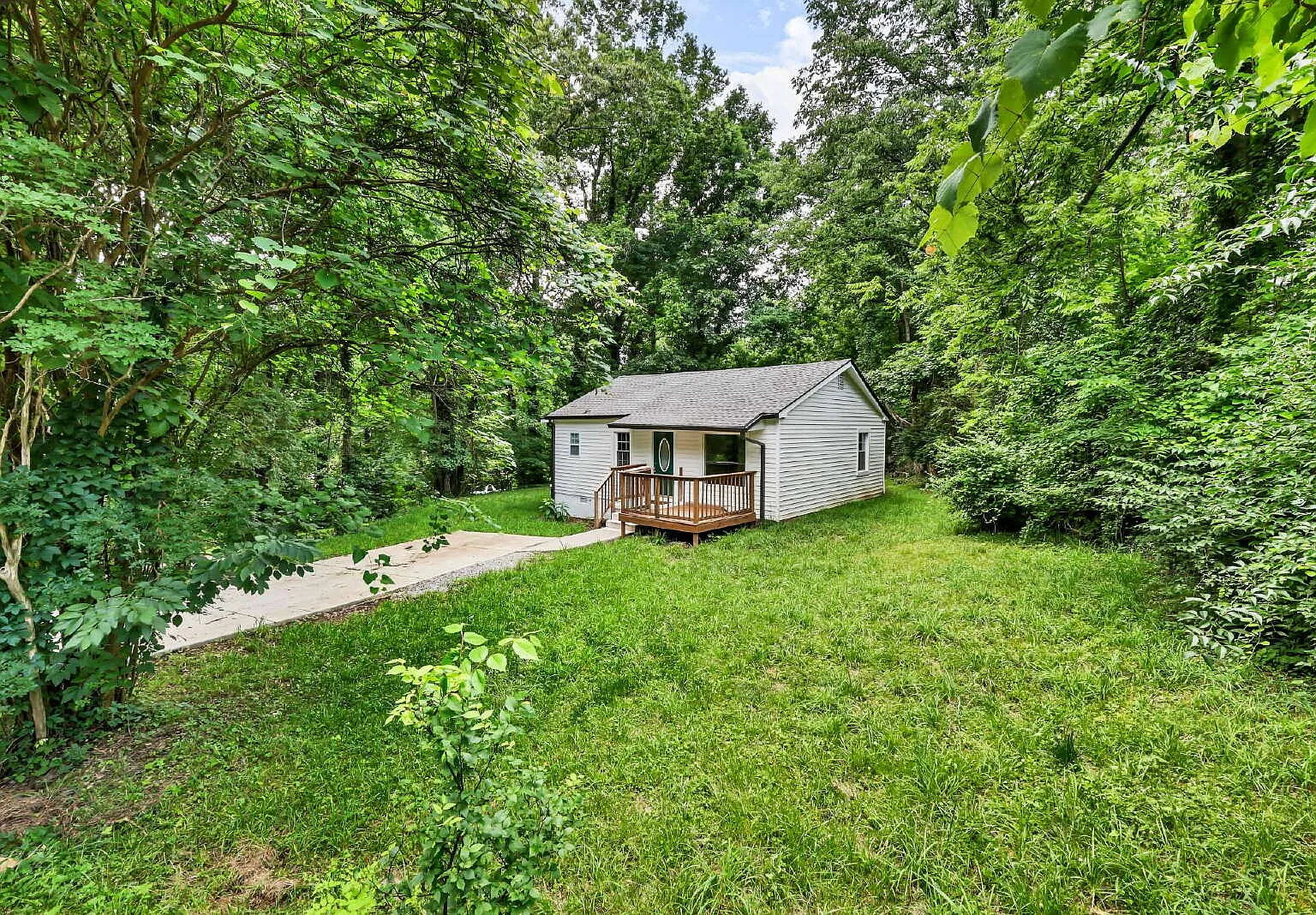 2 bed, 1.0 bath, 775 sqft, $950 — Photo 3
