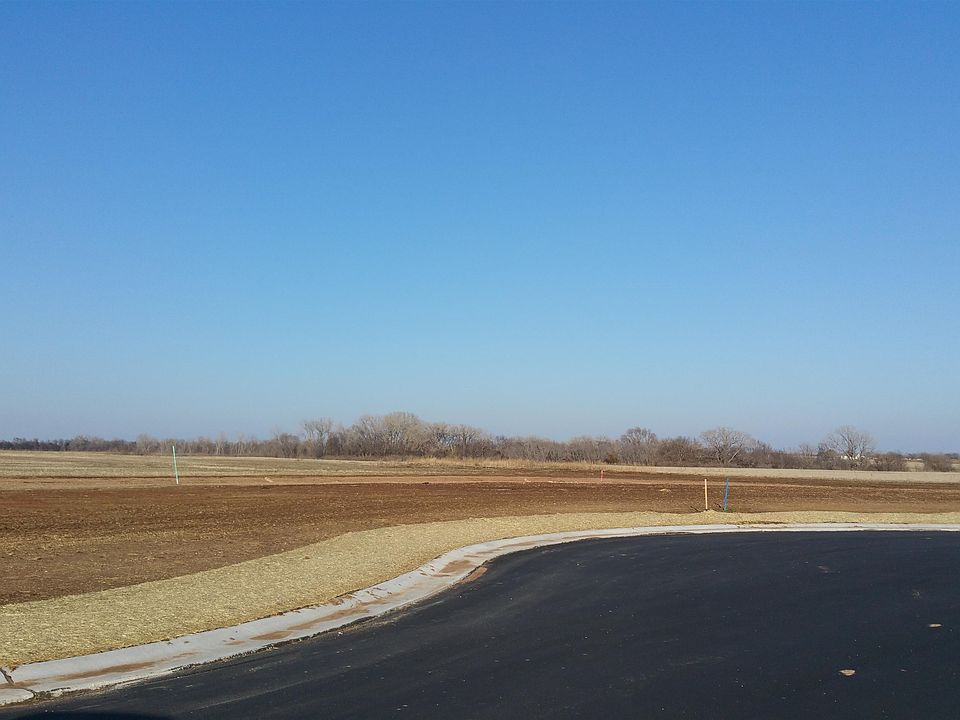 1st image of 24 Chisholm Trl