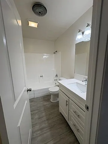 603 W 5th St #1 — Photo 11