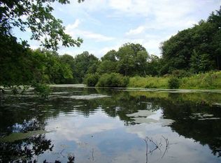 1164 Netherwood Rd, Hyde Park, NY 12538