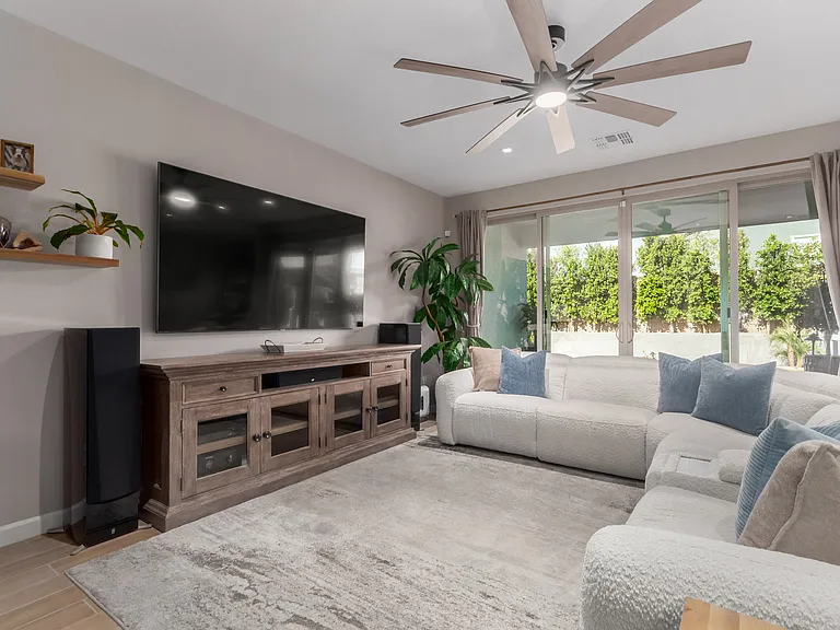 7674 W Tether Trl — Photo 4