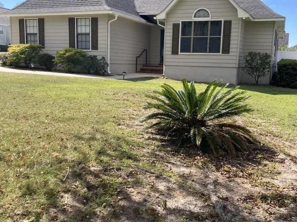 909 Gordon St, Douglas, GA 31533
