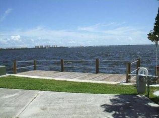 1127 Nettles Blvd, Jensen Beach, FL 34957
