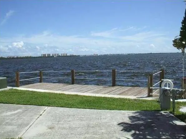 1127 Nettles Blvd, Jensen Beach, FL 34957