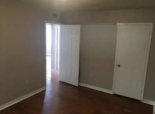 2818 Bee Rd, Savannah, GA 31404