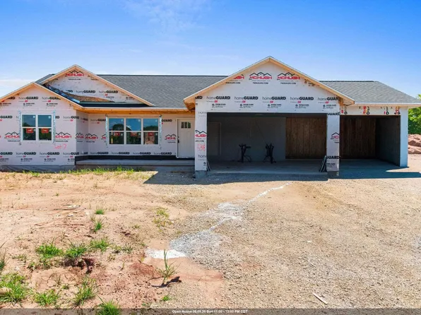 538 Riverview Dr, Berlin, WI 54923