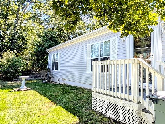 5th image of 39 Dogwood Ln
