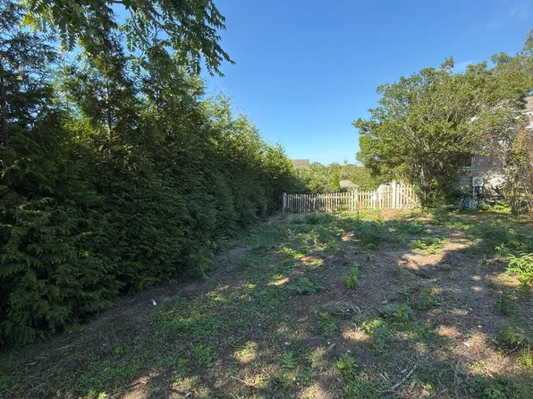 44 Prospect St, Nantucket, MA 02554