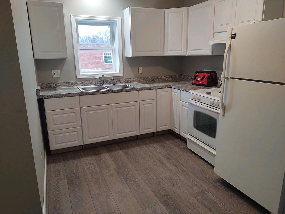 15 N Main St Elba NY Zillow