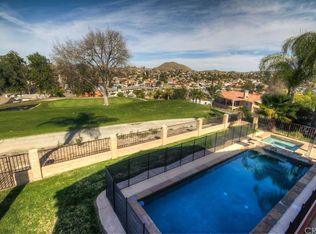 31400 Emperor Dr, Canyon Lake, CA 92587