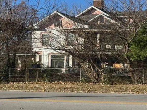 2006 N Douglas Ave, Springfield, MO 65803