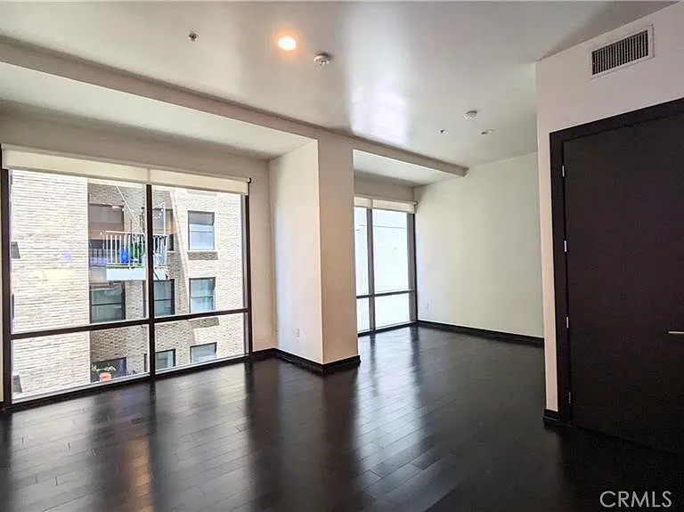 655 S Hope St #806 — Photo 4