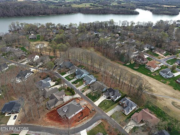 5th image of 112 Inata Cir