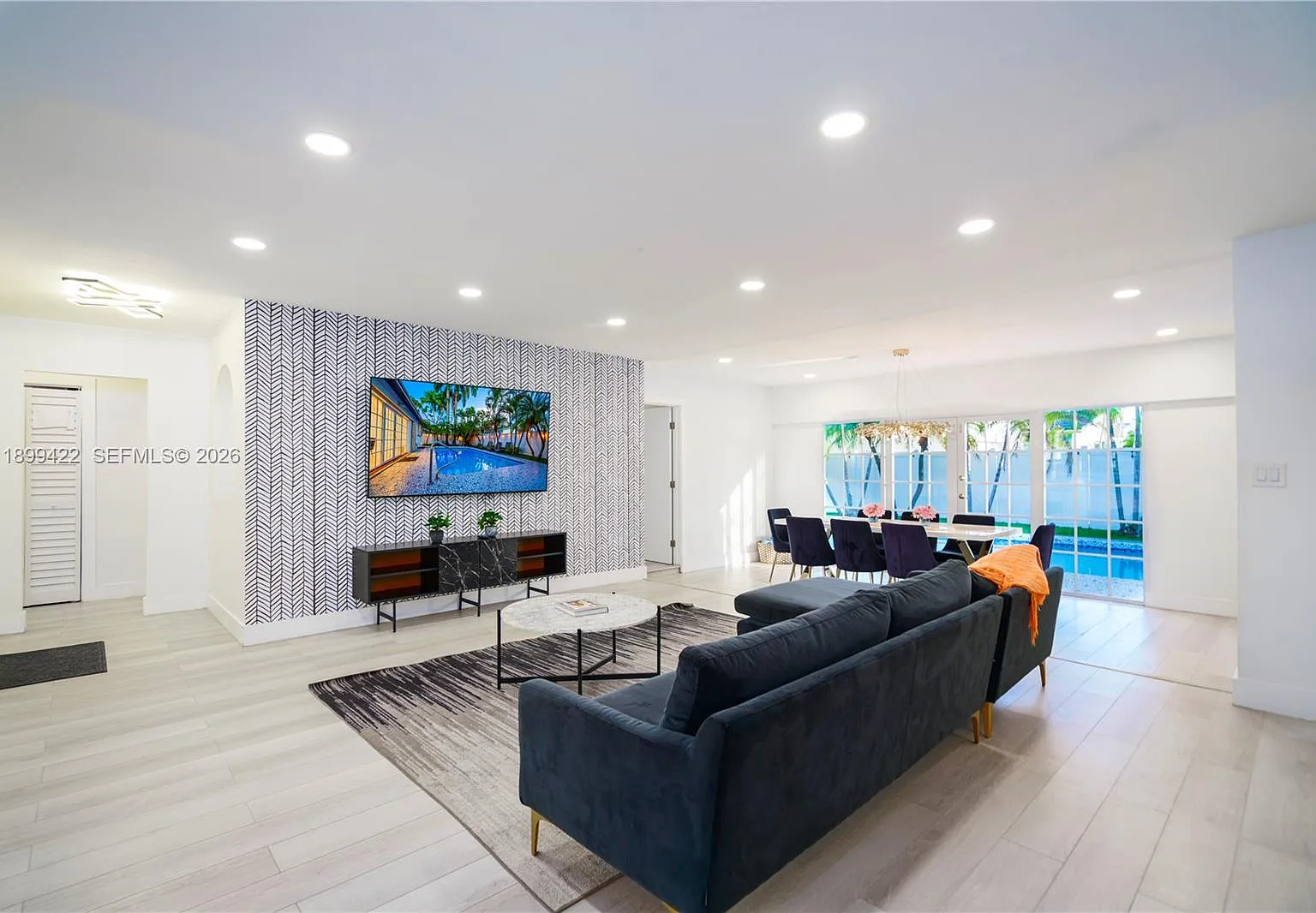 Country Club Homes — Photo 3
