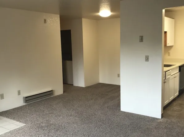 Hilltop Court Apartments