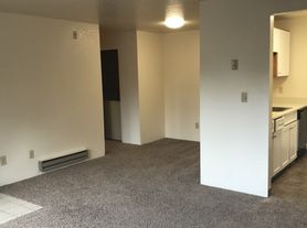 Hilltop Court Apartments