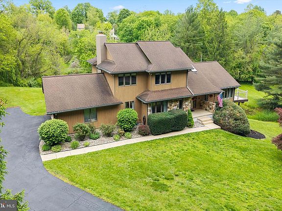 3rd image of 43 Bridleshire Rd