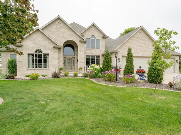 221 Peterlynn Dr, Wrightstown, WI 54180