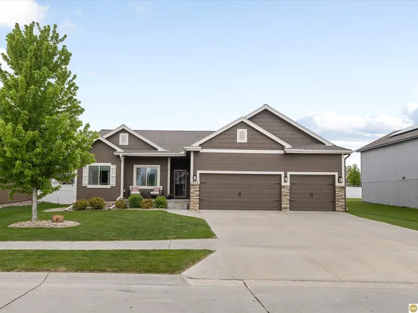 1925 Canyon St, Bellevue, NE 68123