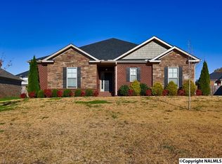 109 Ivy Meadow Cir, Hazel Green, AL 35750