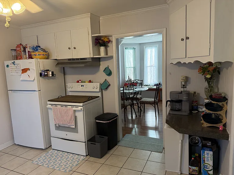 704 W Water St — Photo 12