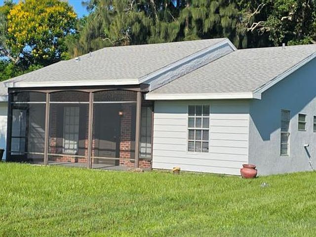 1st image of 520 NE Solida Cir