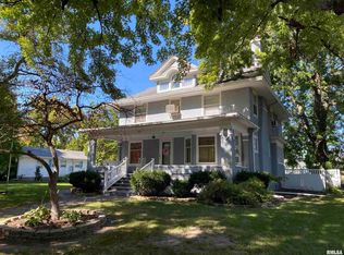 810 5th Ave S, Clinton, IA 52732