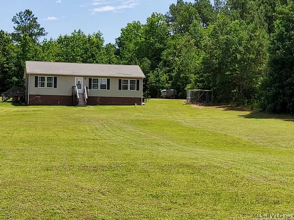 153 Station Dr, Jarratt, VA 23867