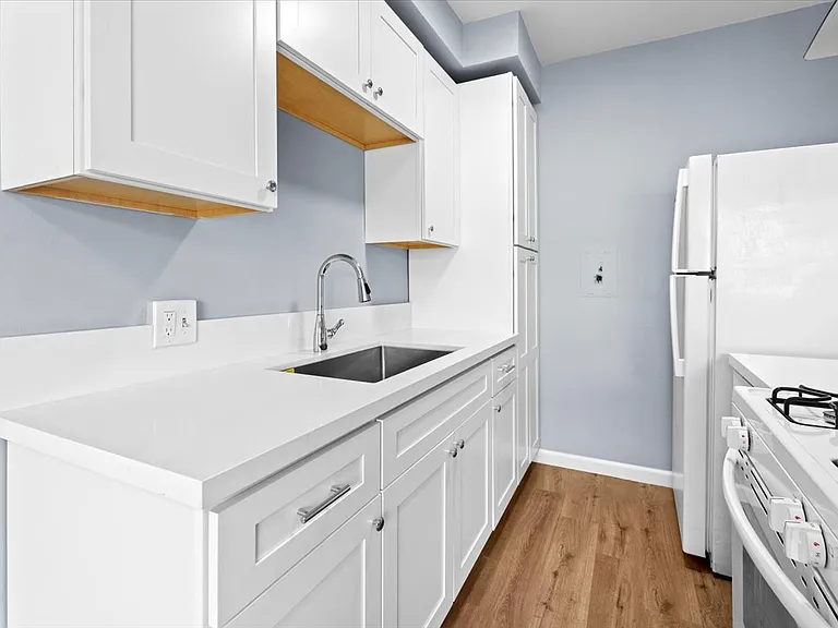 12717 Pacific Ave #7 — Photo 9