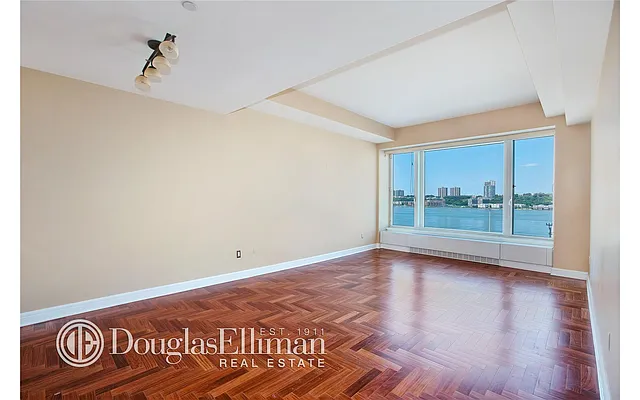 Sold by Douglas Elliman | media 15