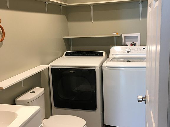 5th image of 318 N Glenwood Pl