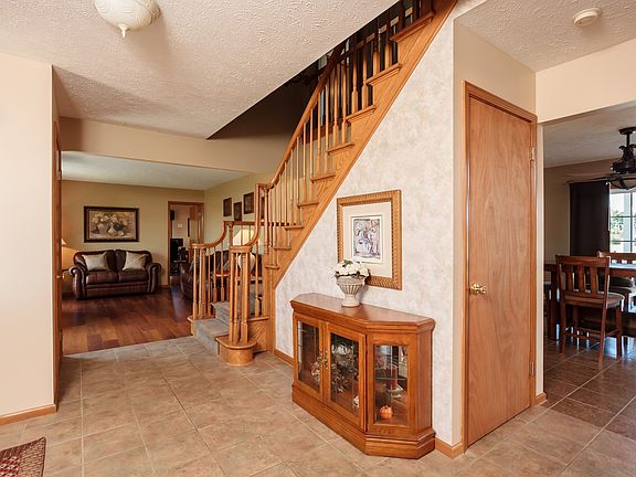 4th image of 15 Carolotta Dr